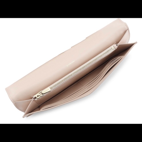 Burberry
Hooke Leather Convertible Clutch - Picture 4 of 5